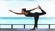 ياسمين صبري تمارس رياضتها المفضلة في المالديف