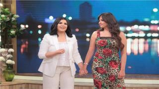 ياسمين عبد الغزيز هدية منى الشاذلي لجمهورها في الموسم الجديد