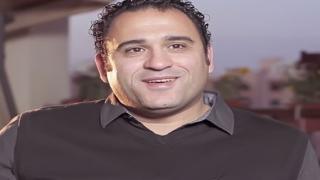 وفاة والد أكرم حسني وصلاة الجنازة عقب صلاجة الجمعة من المسجد الكبير بمدينة الرحاب