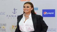 هند صبري تحصل على جائزة أفضل ممثلة بمهرجان الجونة