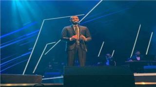 جمهور الأوبرا يُداعب محمد الشرنوبي.. بنحبك يا مليجي