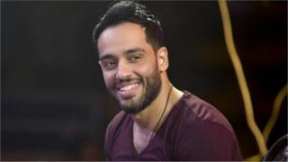 أنغام تنشر الصورة الأولى لرامي جمال بعد إصابته بالبهاق