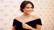 رسالة هند صبري للفنانة صابرين عقب خلعها الحجاب