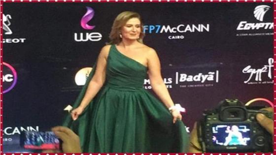 هنا شيحة تتألق بالأخضر على السجادة الحمراء بمهرجان القاهرة السينمائي