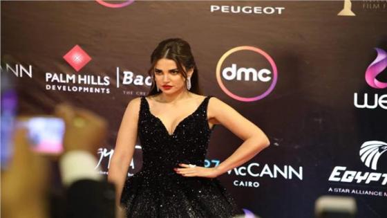 درة تبهر حضور حفل افتتاح مهرجان القاهرة السينمائي بإطلالتها