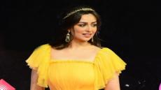 والدة هبة مجدي تشاركها تكريمها بجائزة الأفضل في 2019