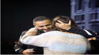 بعد الحضن.. بسمة بوسيل تغازل تامر حسني وهو يرد