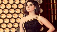 رانيا منصور بإطلالة جذابة على “ريد كاربت” مهرجان القاهرة السينمائي