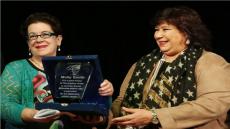 وزير الثقافة تكرم مخرجة المسرح العالمية «مولي سميث» بالمعهد العالي