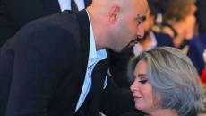 بعد ظهورها بدون حجاب.. أحمد يٌقبل راس صابرين