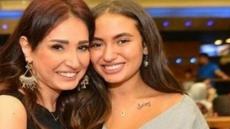 لمى كتكت تحتفل بعيد والدتها الفنانة أمل رزق.. طلعتينا شبعانبن