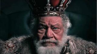 الجمعة.. عودة الملك لير لجمهوره وجاليري تحت شعار “ارسم يحيى الفخراني”