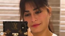 بسبب.. الجمهور ينتقد منة فضالي.. الراجل لسه ميت وأنتِ بتتصوري