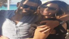روانسية داليا البحيري وهي في احضان زوجها على الشاطئ