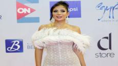 منى زكي تواصل تصوير “العنكبوت” في أستوديو مكة