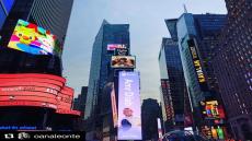 شاهد.. العالمي عمرو دياب في ميدان تايمز بنيويورك