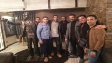 علاء صلاح يفاجئ محمد رمضان بـ “تمثال”.. ويعلق “أغلى هدية فى حياتى”