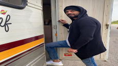 صورة أحمد صلاح حسني من كواليس تصوير مسلسله «ختم النمر»