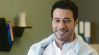 هكذا احتفل أحمد السعدني بعيد ميلاده.. “ايوه  انا عندي سنة حد عنده اعتراض”