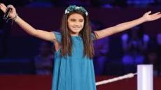 لين الحايك تحتفل بعيد ميلاها الـ 16