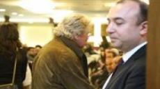 النجم حسين فهمي في عزاء المخرج سمير سيف